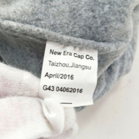 Authentic New Era Denver Broncos Salute To Service Knit PomPom Hat Fleece Lined. - Picture 9 of 9